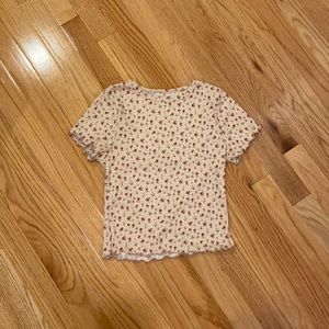 Fitted pink floral top. Size small